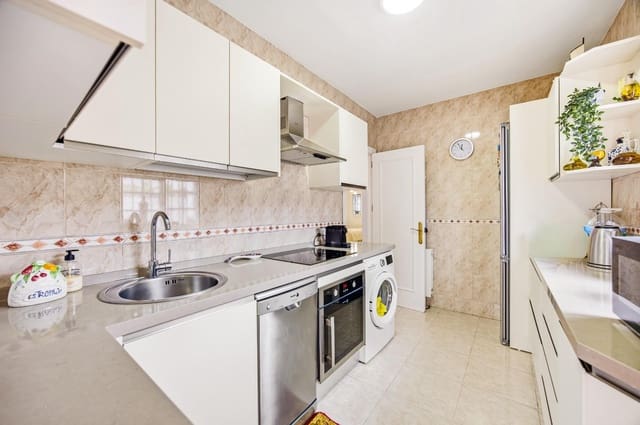 Chalet de 3 habitaciones en Chiclana de la Frontera en venta - 336.000 € (Ref: 9876384)