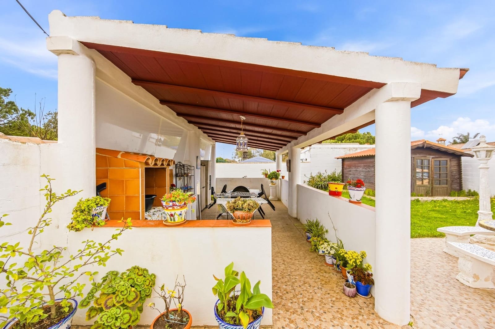 Chalet de 3 habitaciones en Chiclana de la Frontera en venta - 336.000 € (Ref: 9876384)
