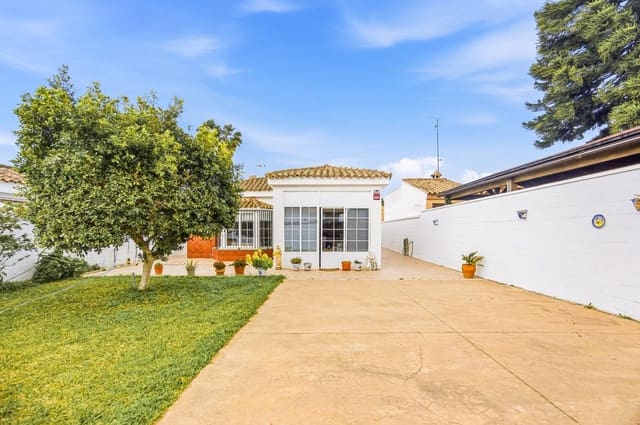 Chalet de 3 habitaciones en Chiclana de la Frontera en venta - 336.000 € (Ref: 9876384)