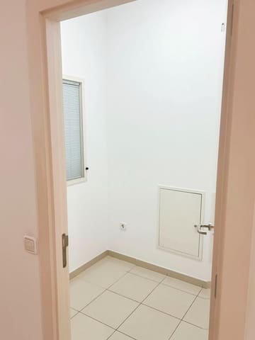 5 bedroom Commercial for rent in Chiclana de la Frontera - € 1,100 (Ref: 9893834)