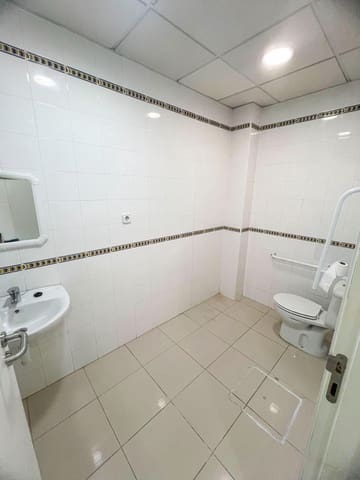 5 bedroom Commercial for rent in Chiclana de la Frontera - € 1,100 (Ref: 9893834)