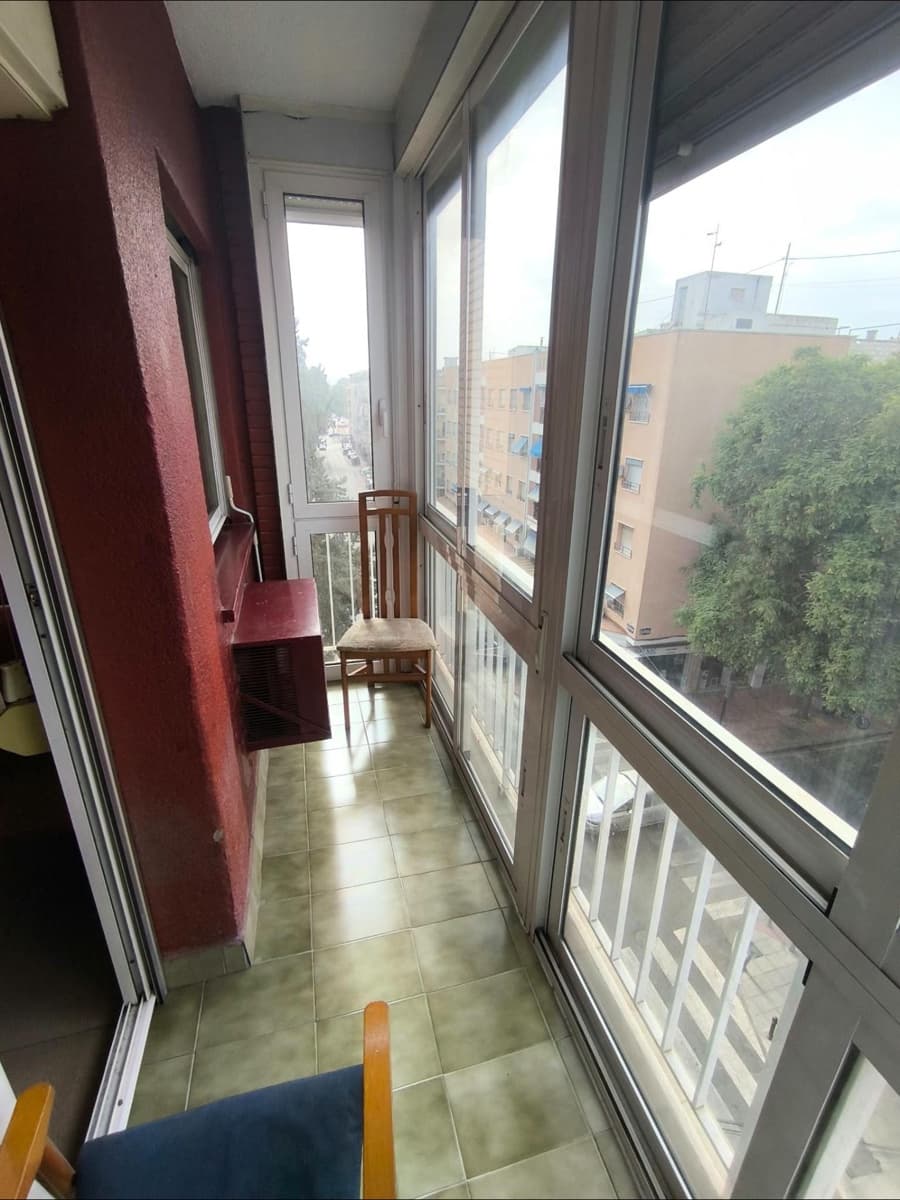 4 sovrum Lägenhet att hyra i Murcia stad - 300 € (Ref: 10044987)