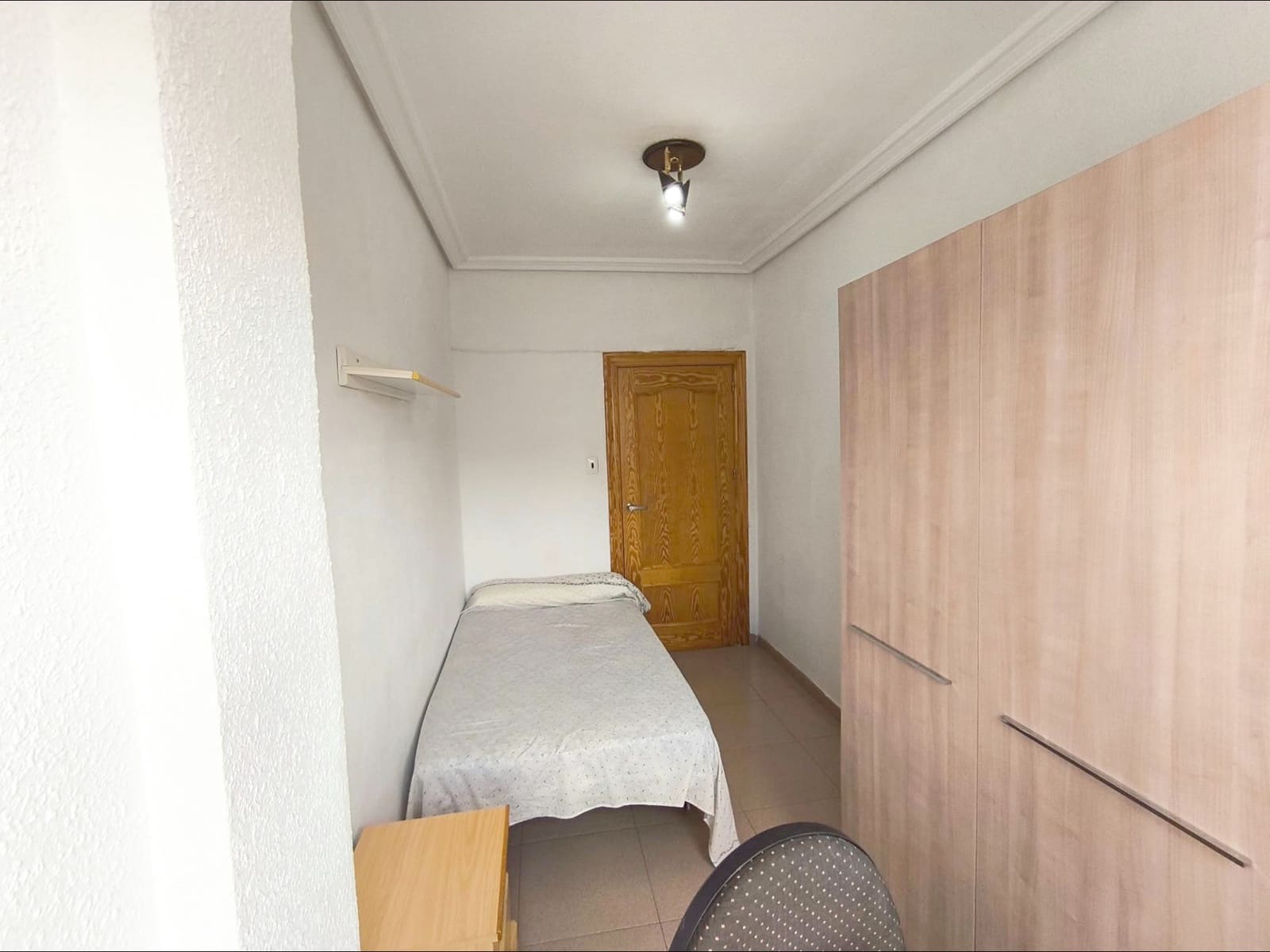 4 sovrum Lägenhet att hyra i Murcia stad - 300 € (Ref: 10044987)