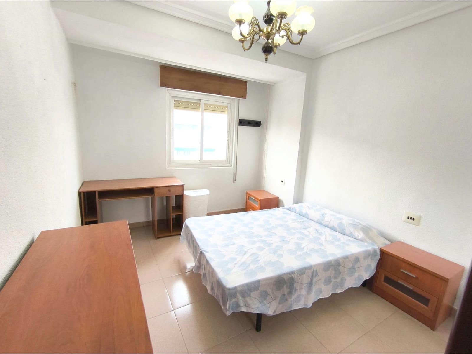 4 sovrum Lägenhet att hyra i Murcia stad - 300 € (Ref: 10044987)
