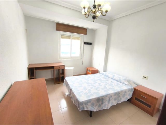 Apartamento de 4 habitaciones en Murcia ciudad en alquiler - 300 € (Ref: 10044987)