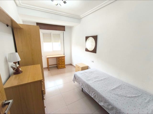 Apartamento de 4 habitaciones en Murcia ciudad en alquiler - 300 € (Ref: 10044987)