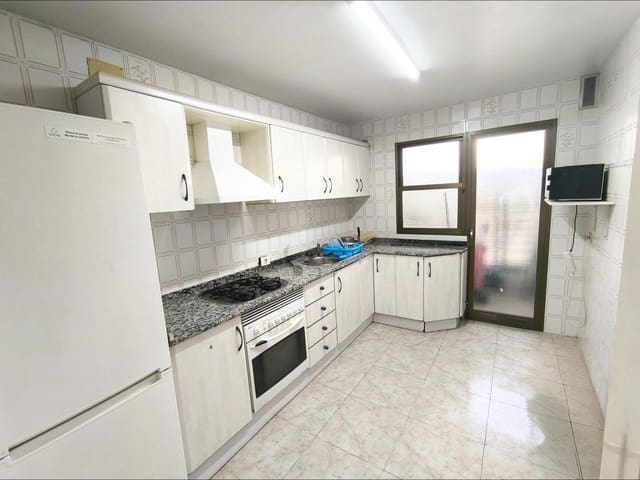 Piso de 3 habitaciones en Murcia ciudad en alquiler - 900 € (Ref: 9960204)