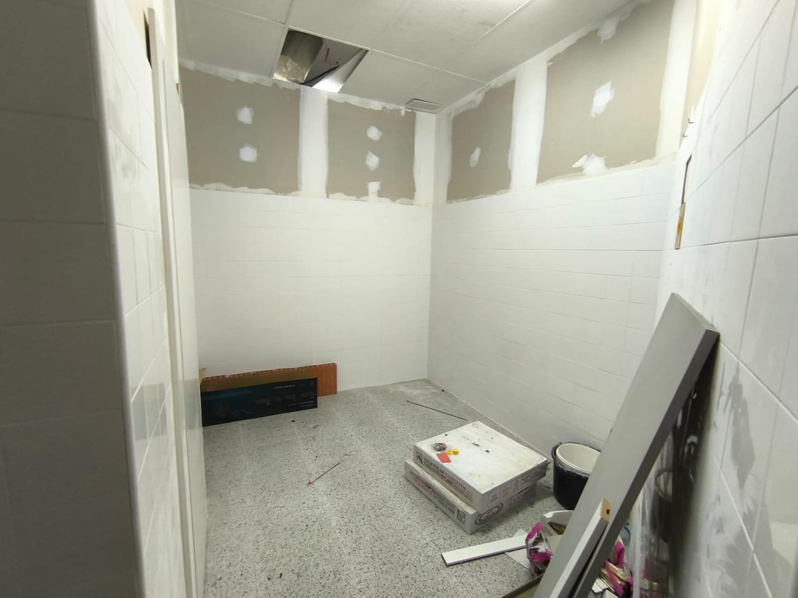 Local Comercial en Murcia ciudad en alquiler - 800 € (Ref: 9960208)
