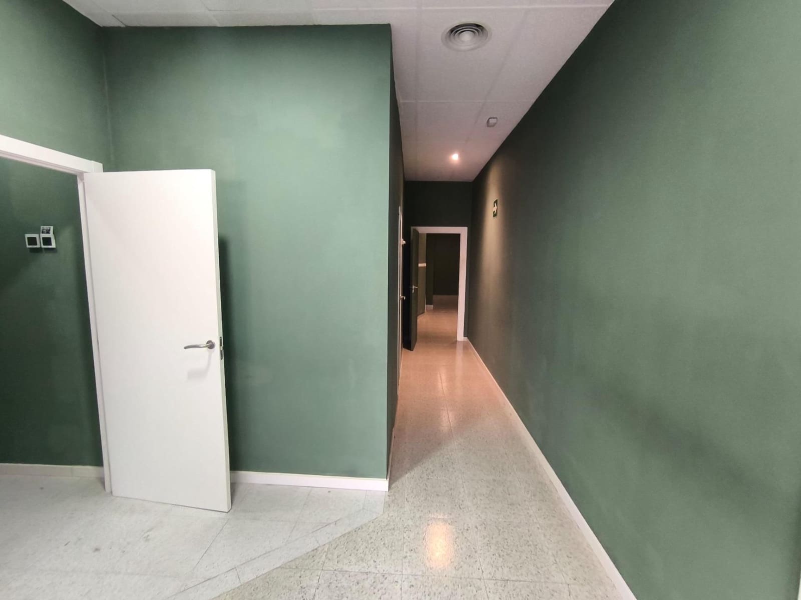 Local Comercial en Murcia ciudad en alquiler - 800 € (Ref: 9960208)
