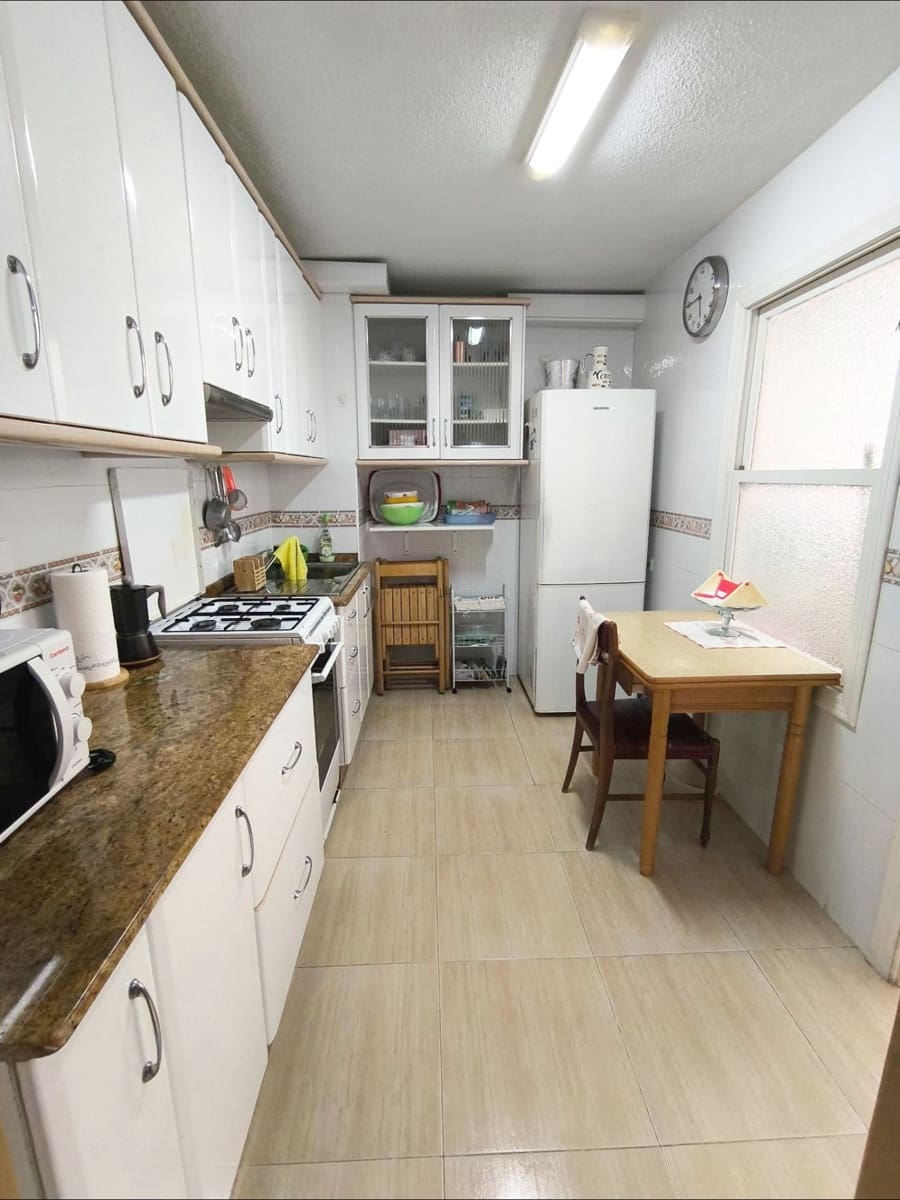 3 quarto Apartamento para venda em Torrevieja - 140 000 € (Ref: 9960213)