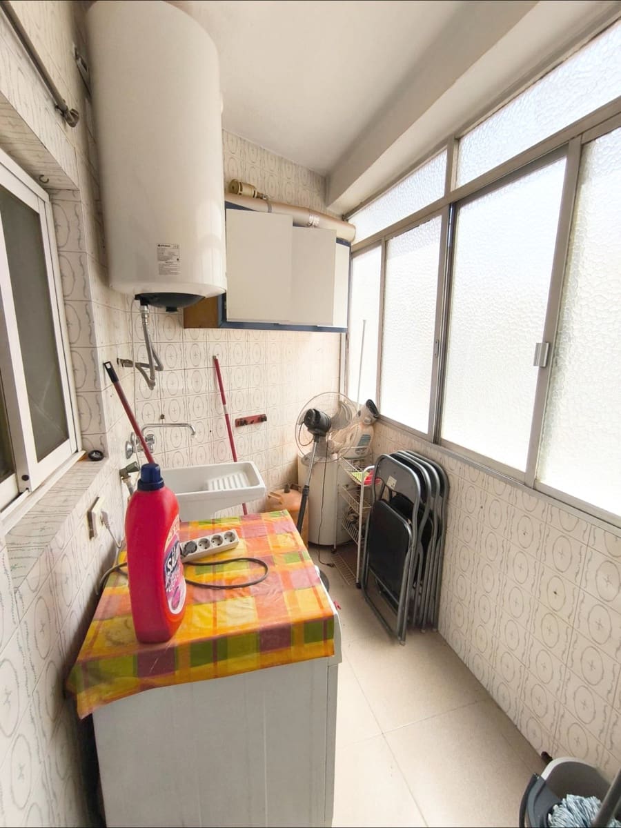 4 bedroom Flat for rent in Murcia city - € 1,000 (Ref: 9960217)