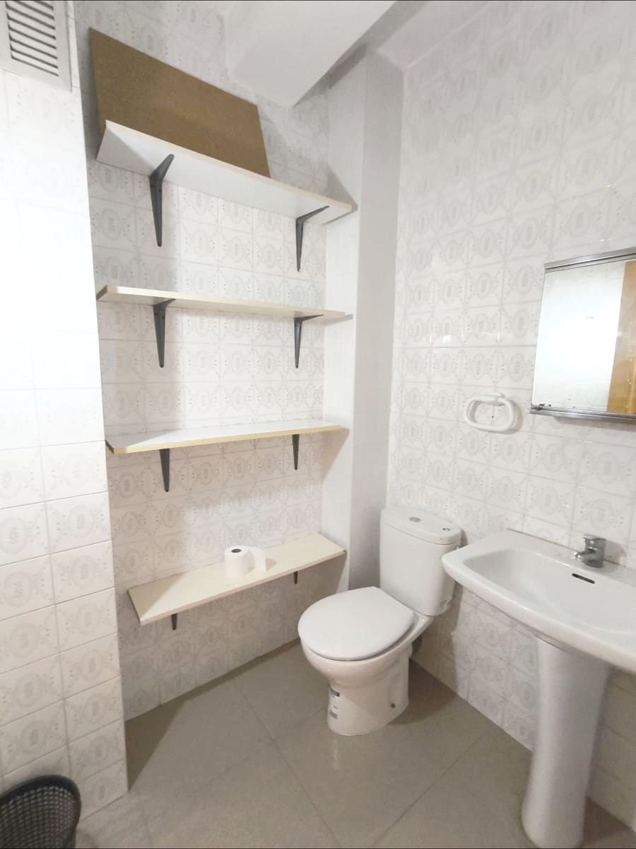 4 bedroom Flat for rent in Murcia city - € 1,000 (Ref: 9960217)