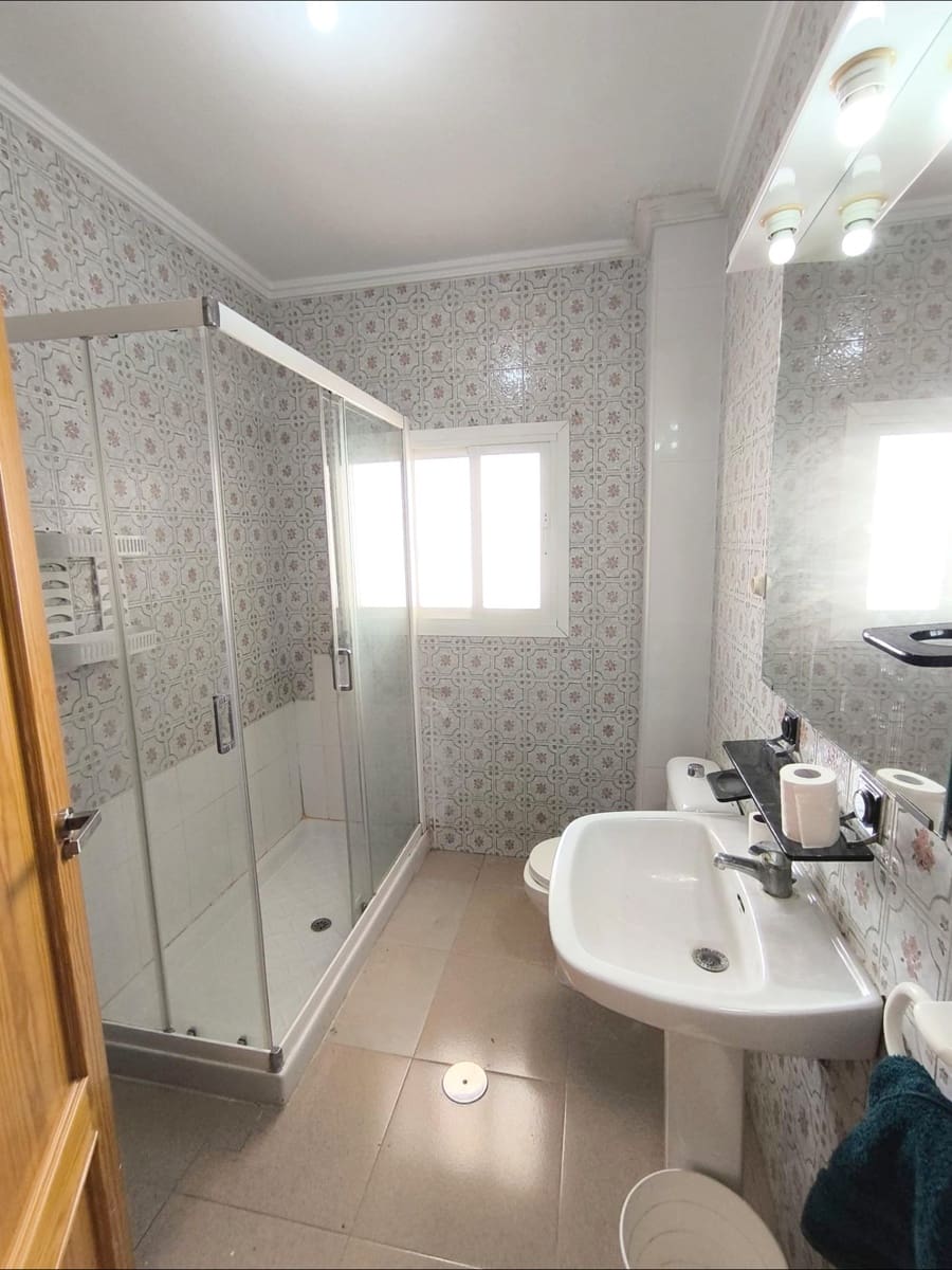4 bedroom Flat for rent in Murcia city - € 1,000 (Ref: 9960217)