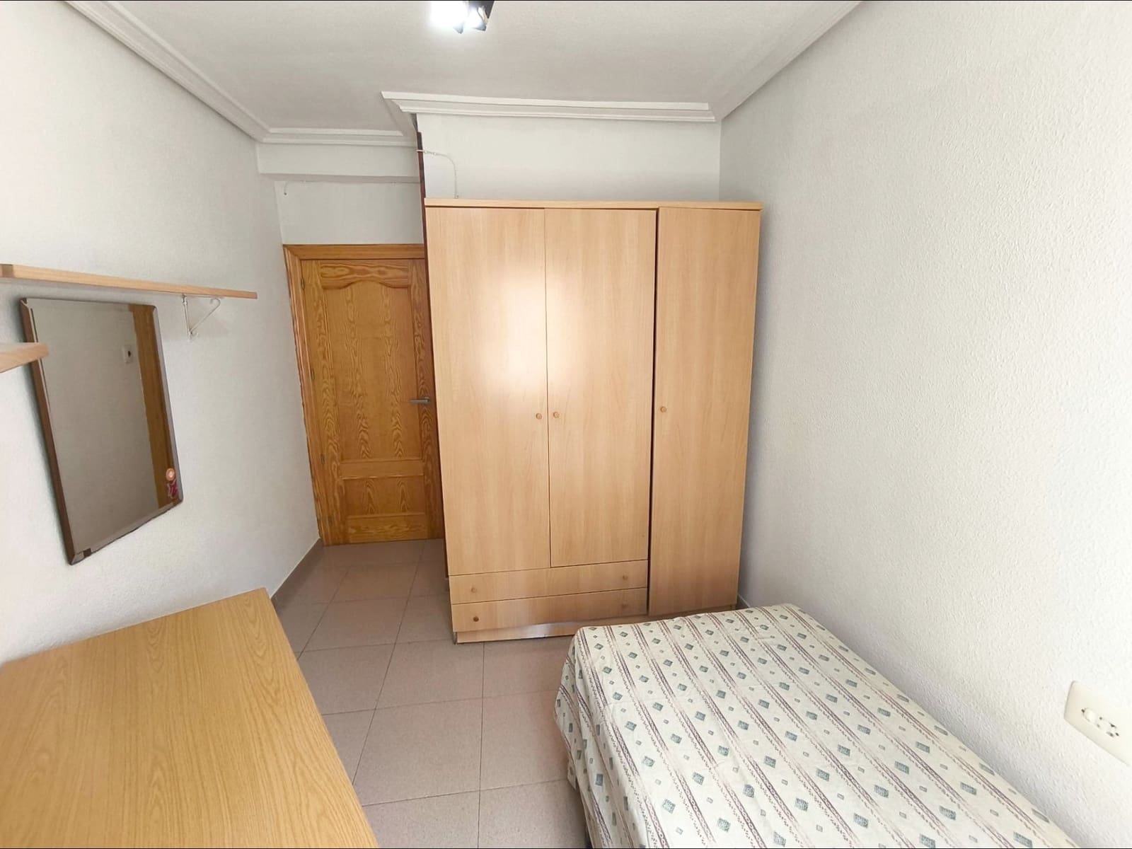 4 bedroom Flat for rent in Murcia city - € 1,000 (Ref: 9960217)