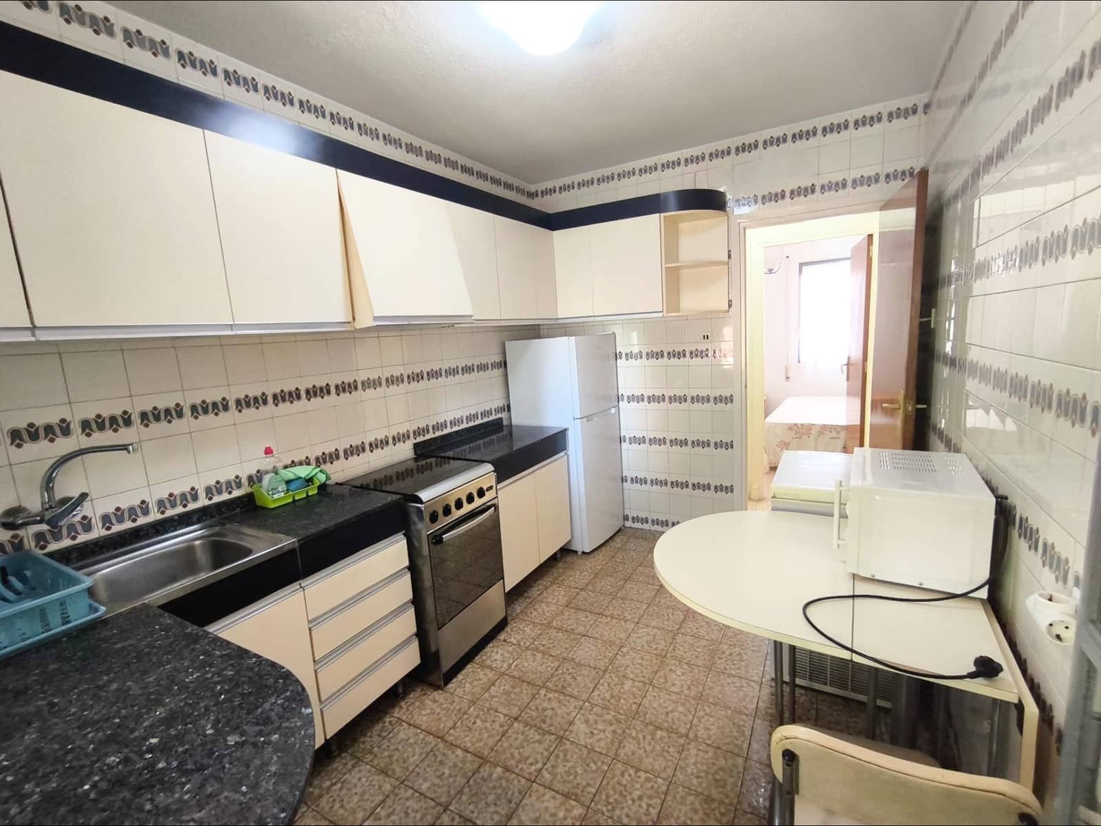 4 sovrum Lägenhet att hyra i Murcia stad - 950 € (Ref: 9960218)