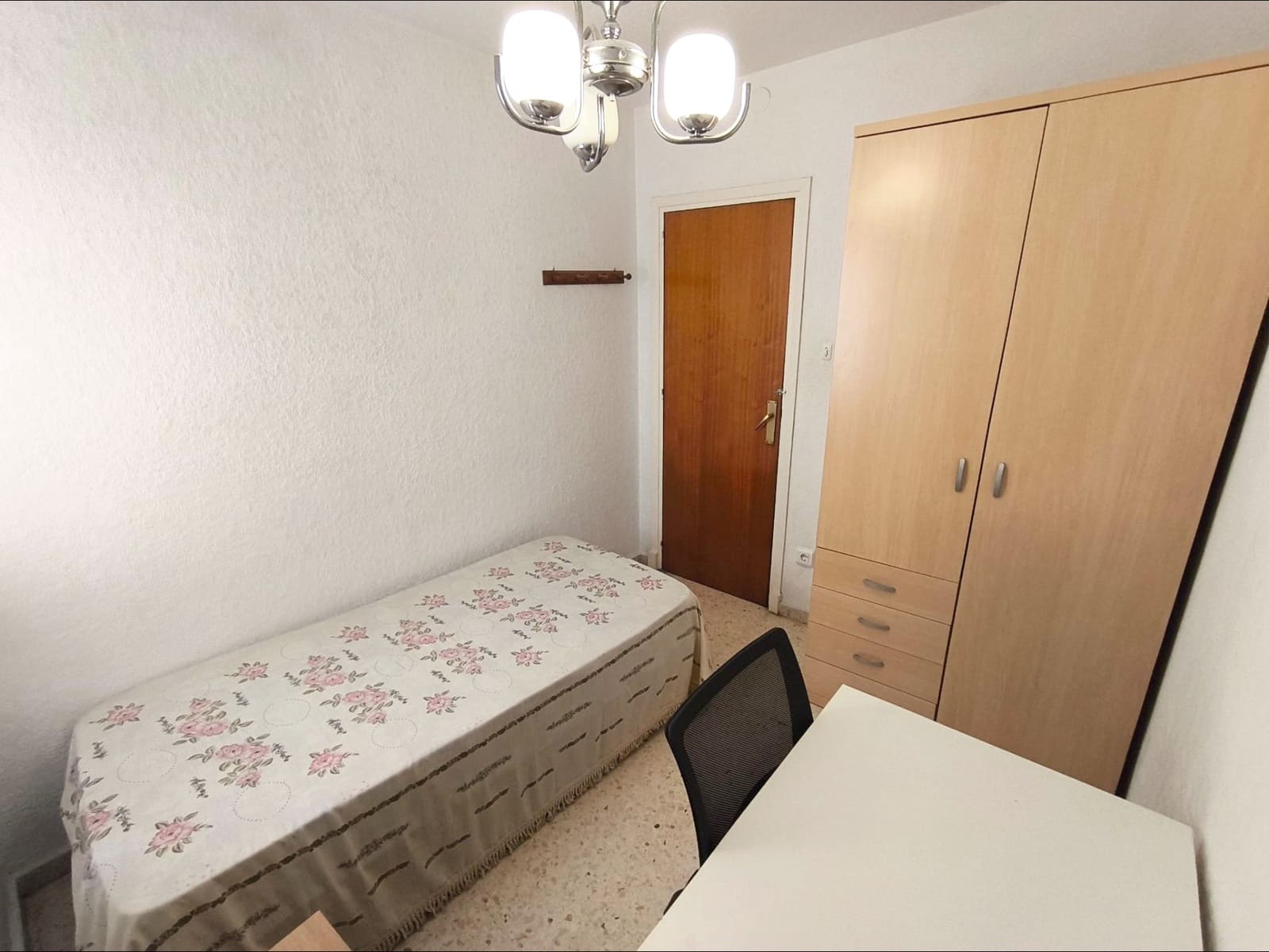 4 sovrum Lägenhet att hyra i Murcia stad - 950 € (Ref: 9960218)