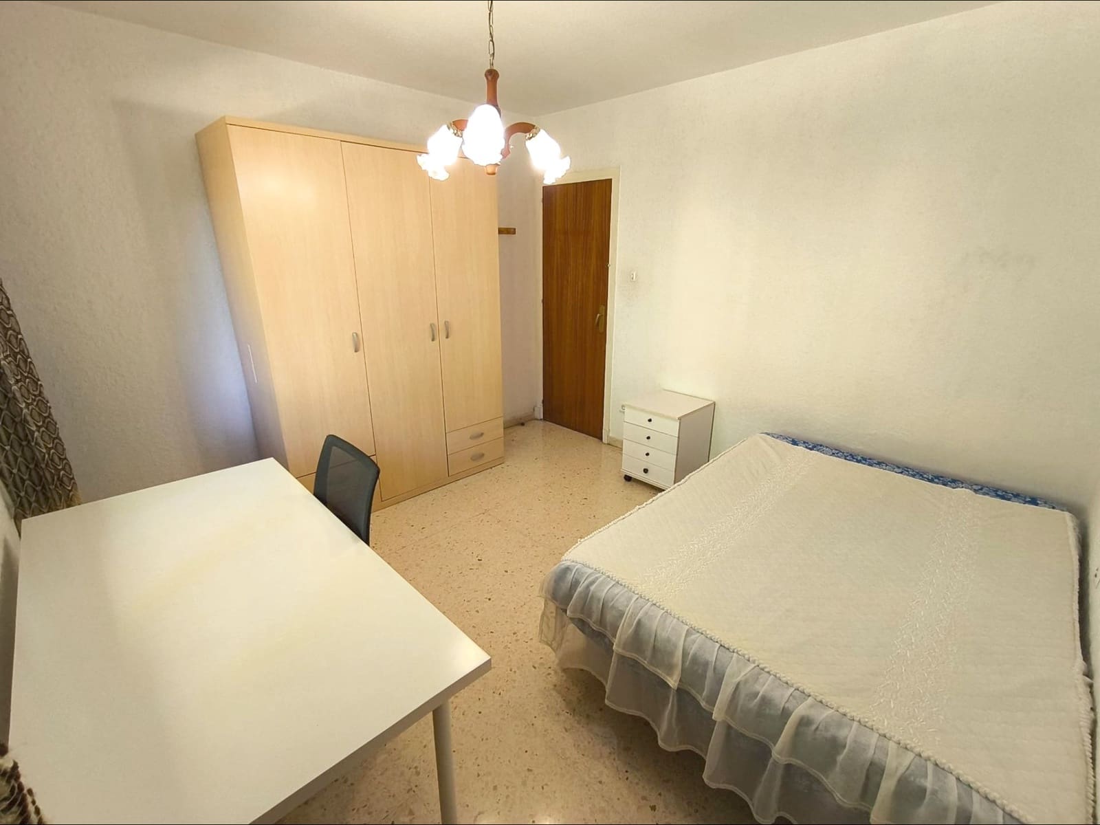 4 sovrum Lägenhet att hyra i Murcia stad - 950 € (Ref: 9960218)