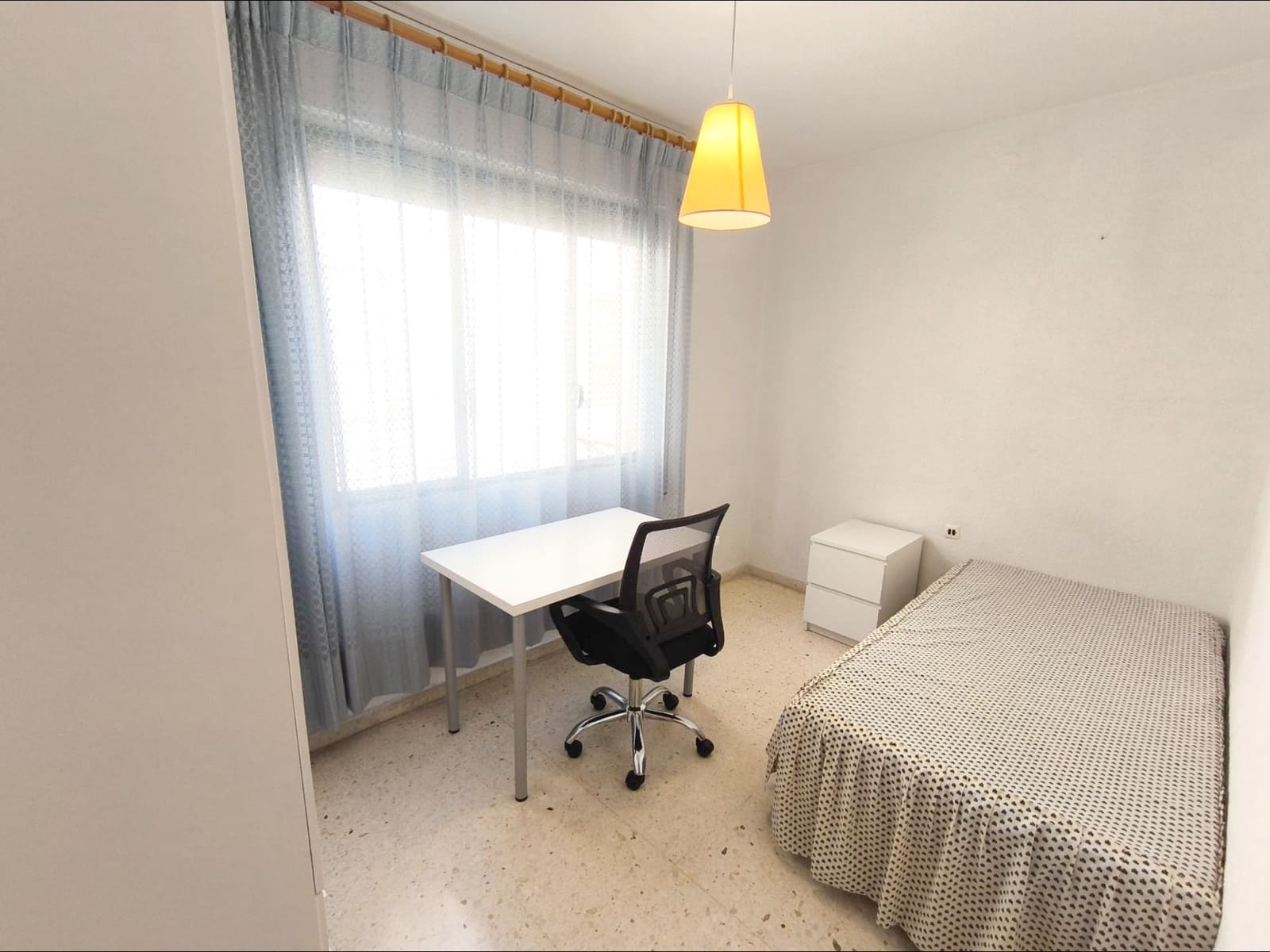 4 sovrum Lägenhet att hyra i Murcia stad - 950 € (Ref: 9960218)