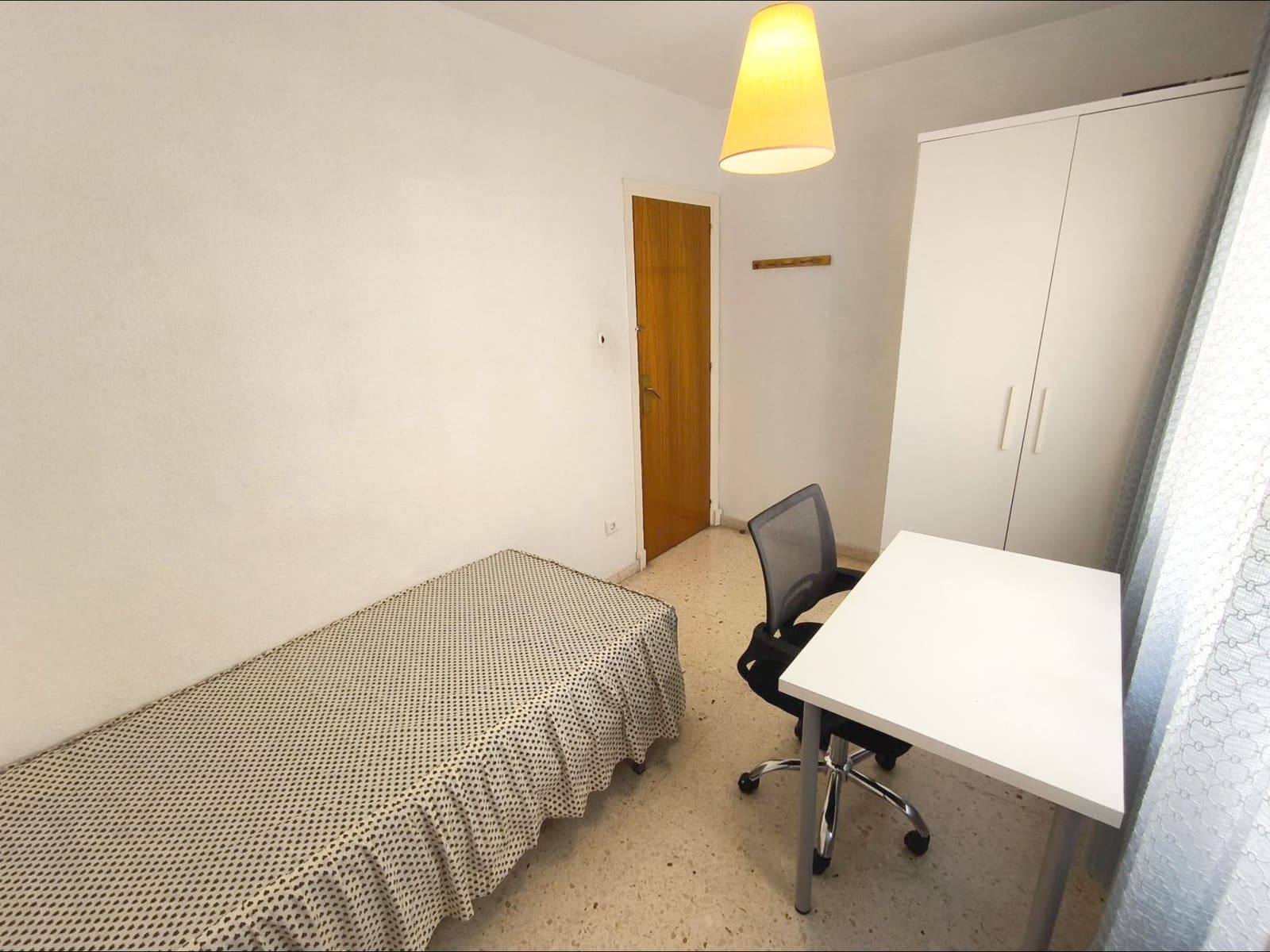 4 sovrum Lägenhet att hyra i Murcia stad - 950 € (Ref: 9960218)