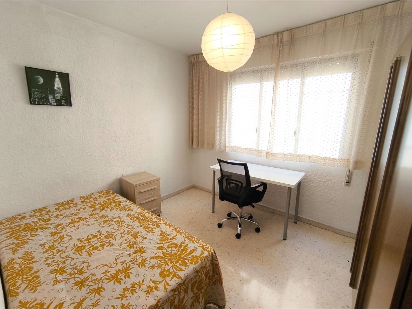 4 sovrum Lägenhet att hyra i Murcia stad - 950 € (Ref: 9960218)