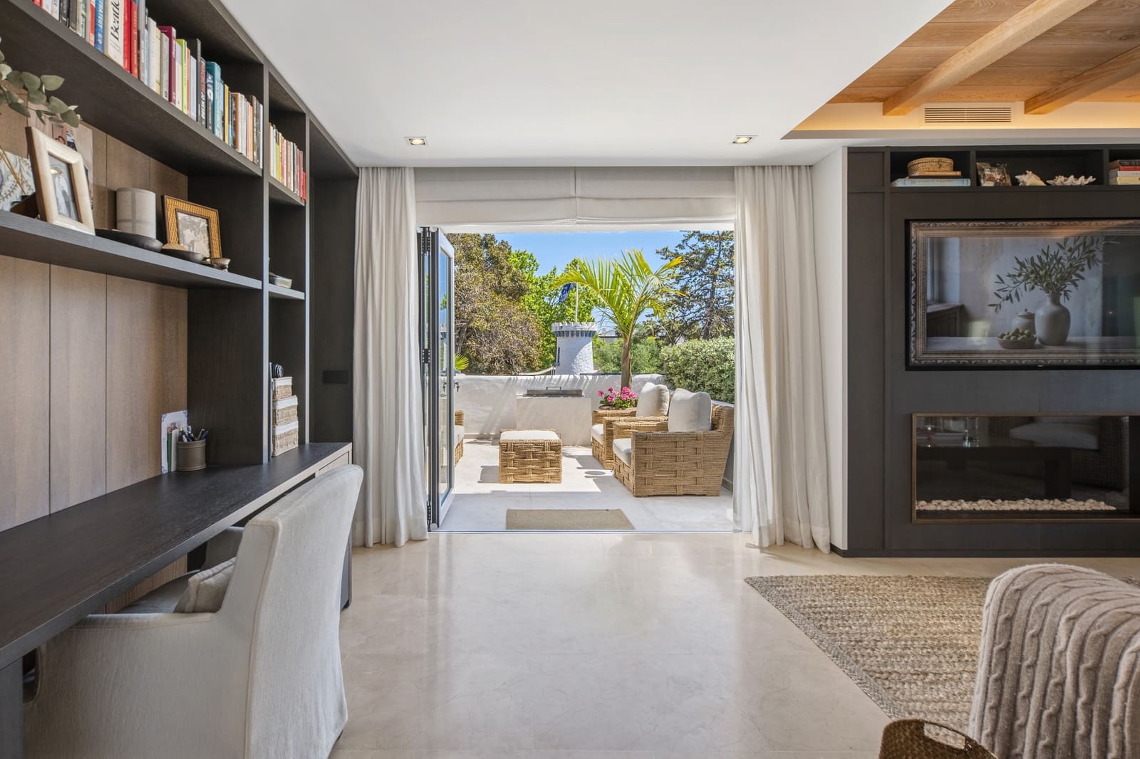 1 bedroom Apartment for sale in Golden Mile - € 3,500,000 (Ref: 10025189)