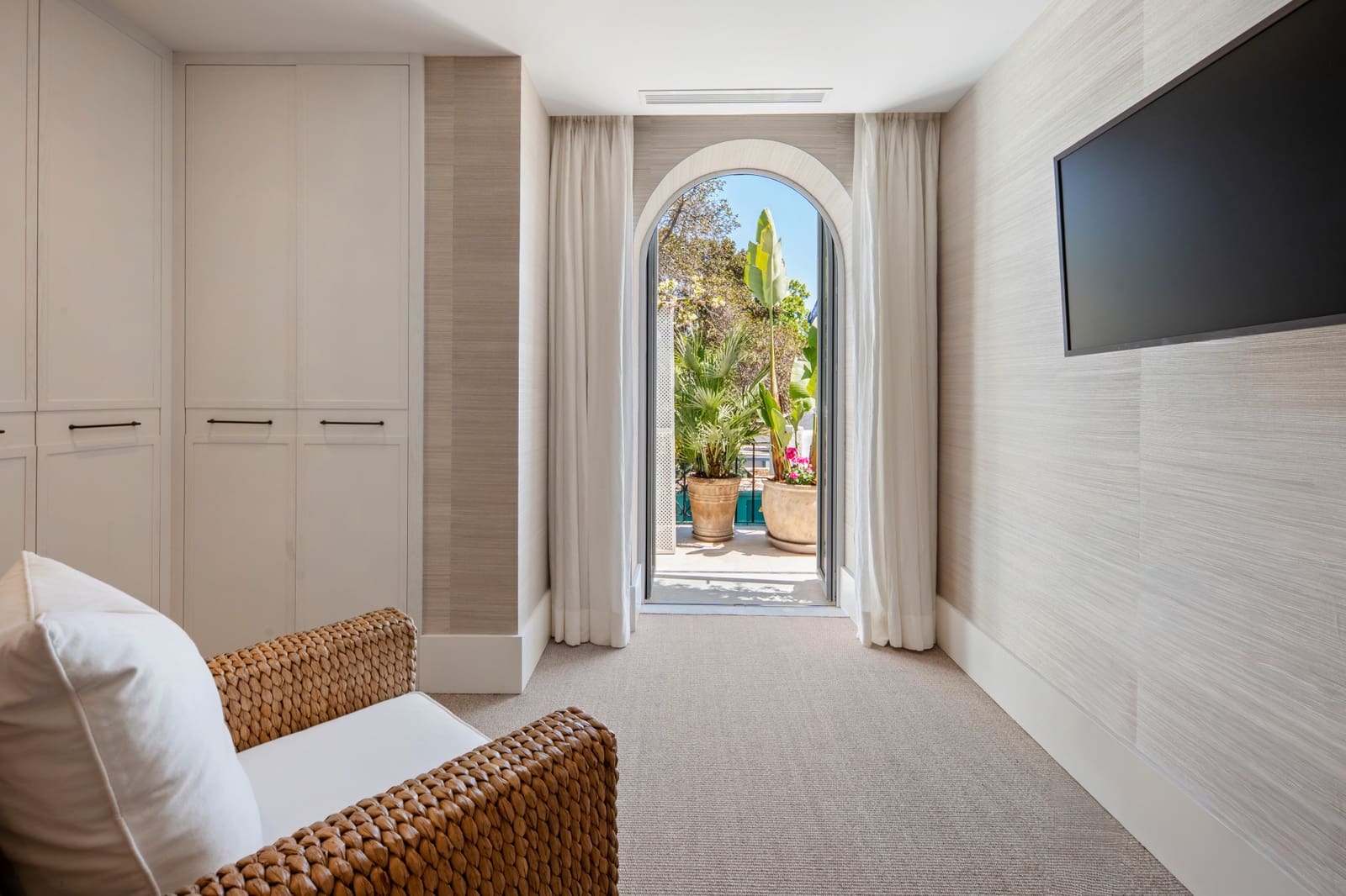 1 bedroom Apartment for sale in Golden Mile - € 3,500,000 (Ref: 10025189)