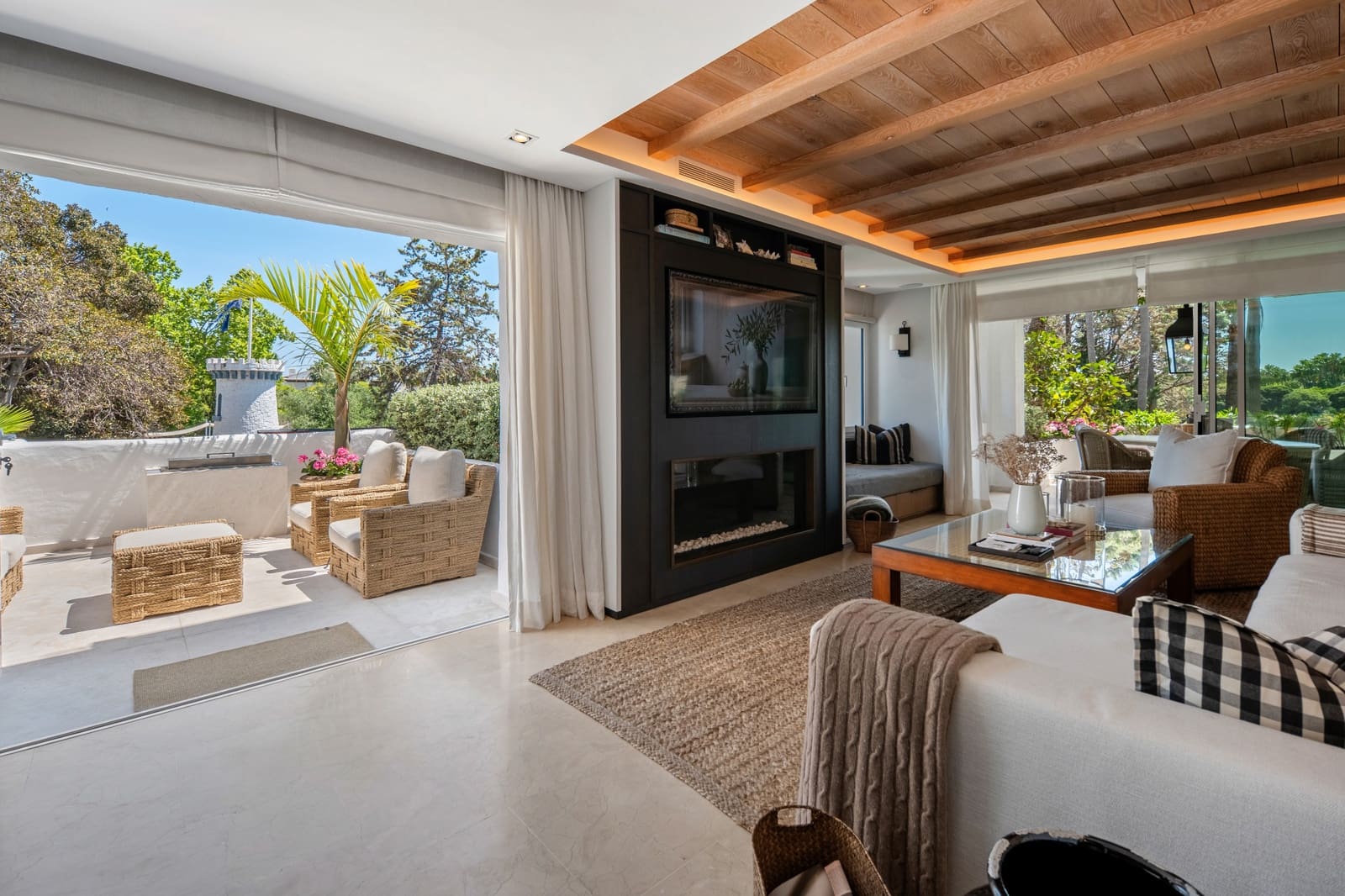 1 bedroom Apartment for sale in Golden Mile - € 3,500,000 (Ref: 10025189)