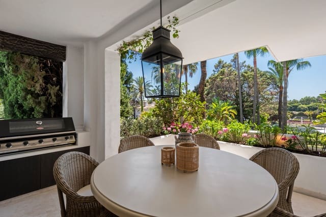 1 bedroom Apartment for sale in Lomas De Marbella, Marbella - € 3,500,000 (Ref: 10025189)