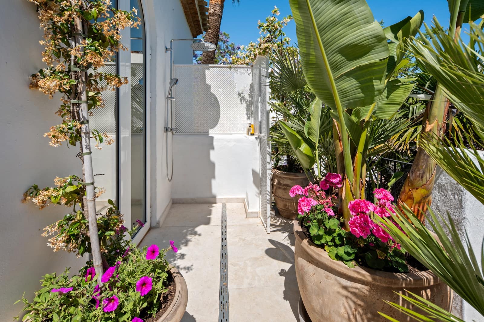 1 bedroom Apartment for sale in Golden Mile - € 3,500,000 (Ref: 10025189)
