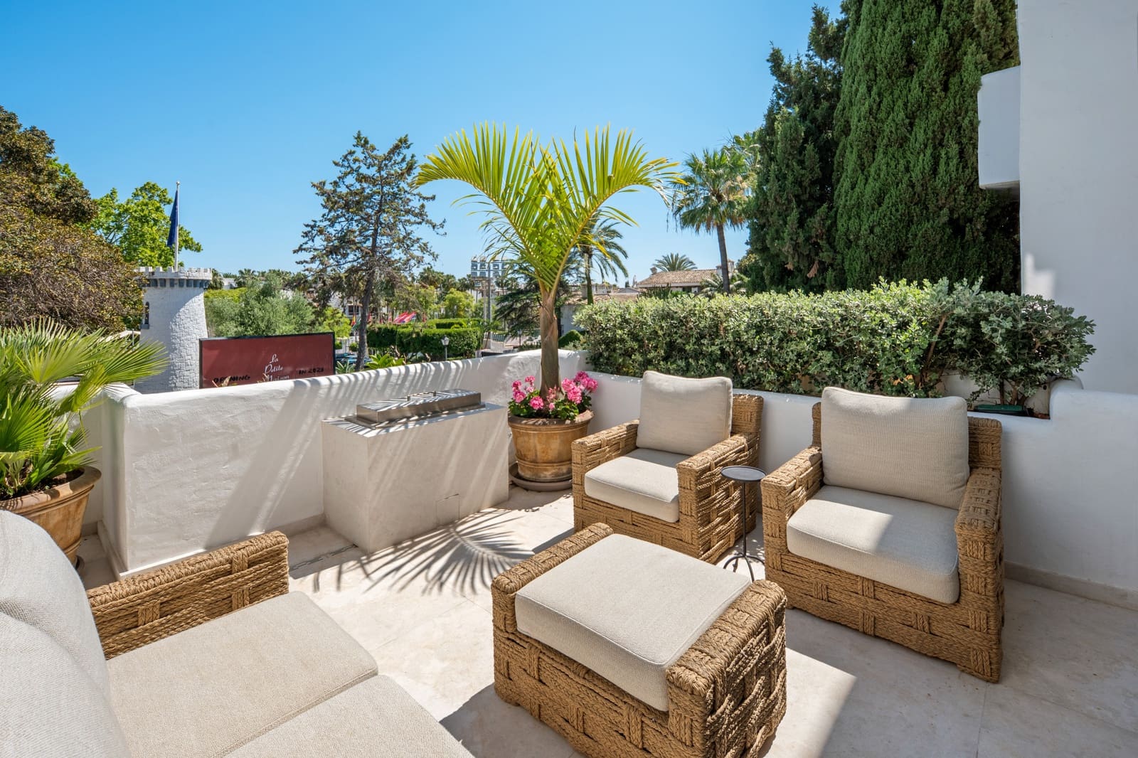1 bedroom Apartment for sale in Golden Mile - € 3,500,000 (Ref: 10025189)