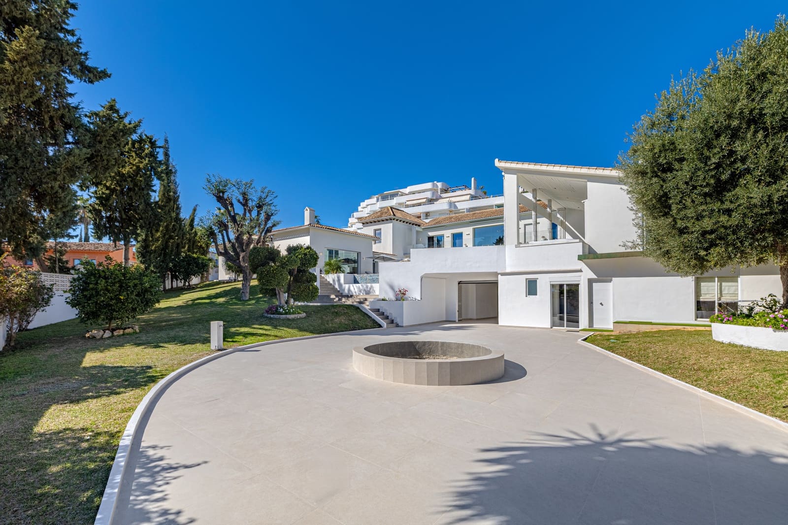7 quarto Moradia para venda em Guadalmina com piscina garagem - 4 899 000 € (Ref: 10026890)