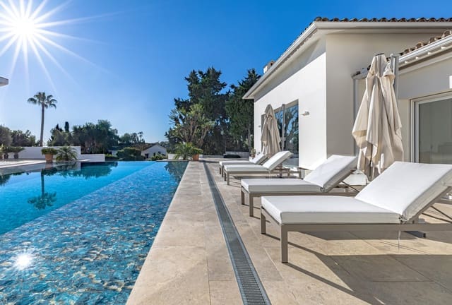 7 quarto Moradia para venda em Guadalmina Alta, Marbella com piscina garagem - 4 899 000 € (Ref: 10026890)