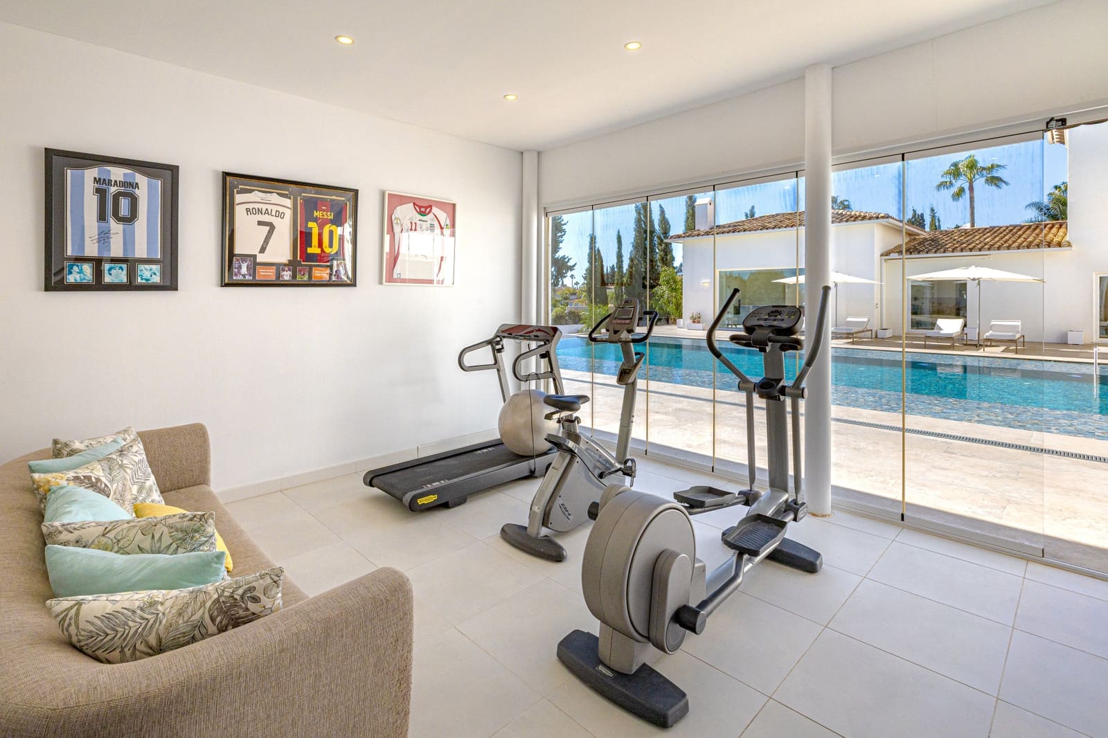 7 quarto Moradia para venda em Guadalmina com piscina garagem - 4 899 000 € (Ref: 10026890)