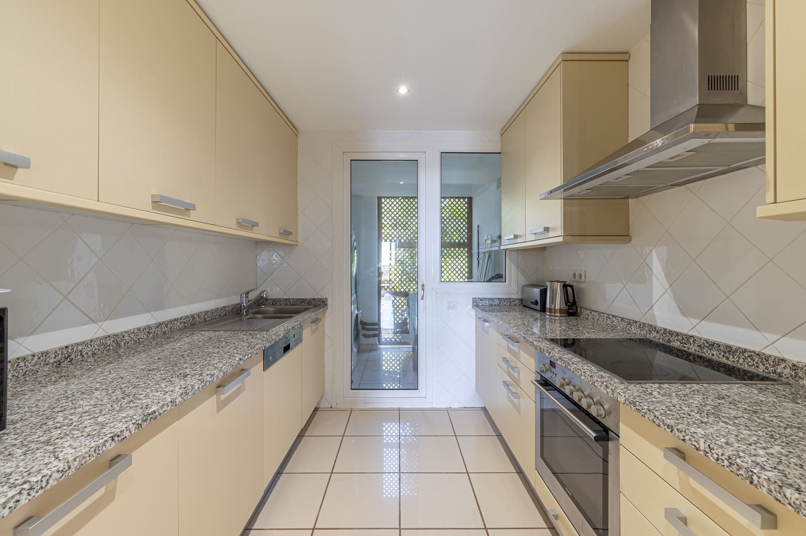 2 sovrum Lägenhet till salu i El Paraiso med pool garage - 579 000 € (Ref: 10026892)