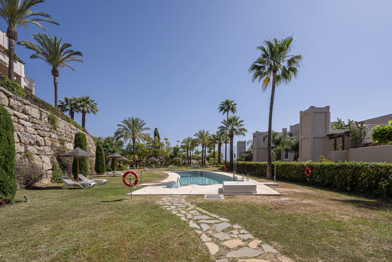 2 sovrum Lägenhet till salu i El Paraiso med pool garage - 579 000 € (Ref: 10026892)