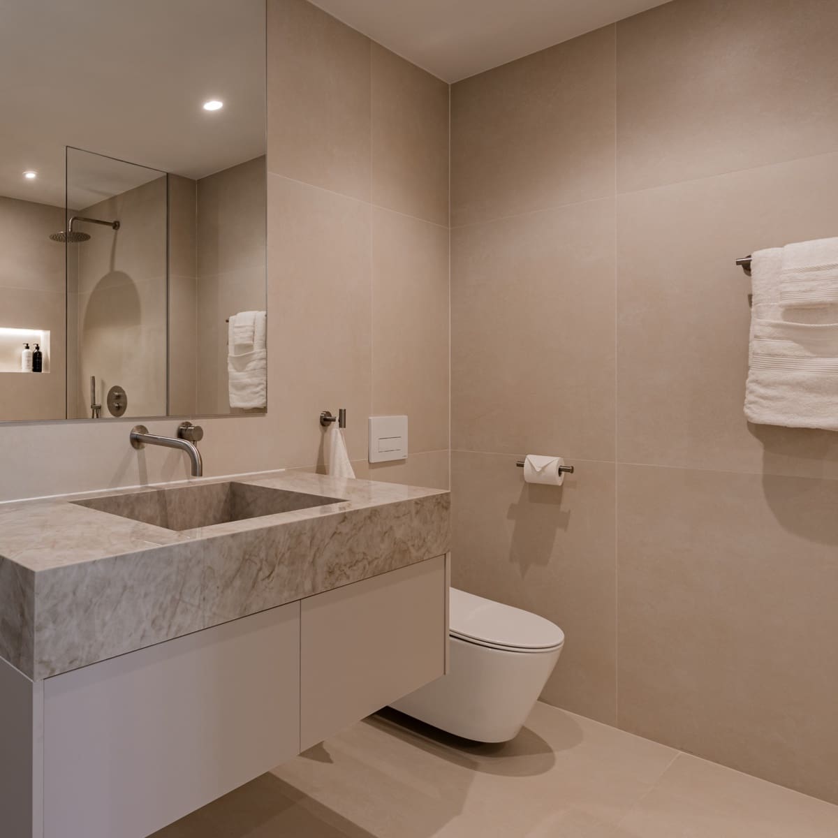 3 bedroom Penthouse for sale in La Quinta with pool garage - € 1,495,000 (Ref: 10037057)