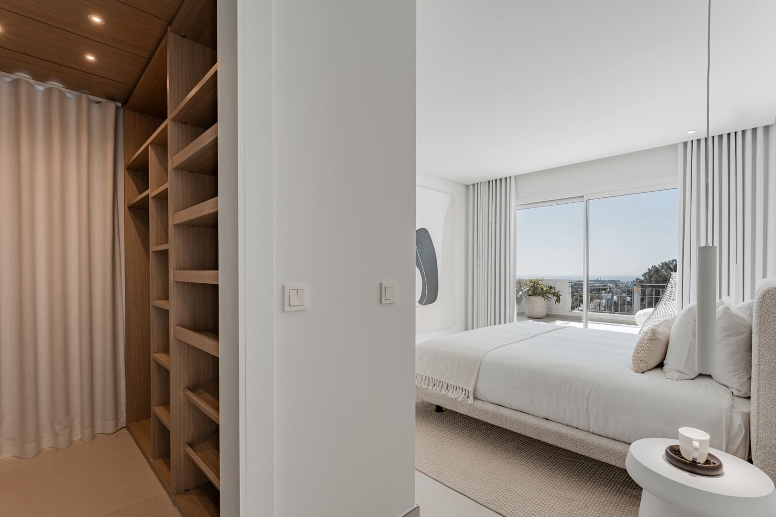 3 bedroom Penthouse for sale in La Quinta with pool garage - € 1,495,000 (Ref: 10037057)
