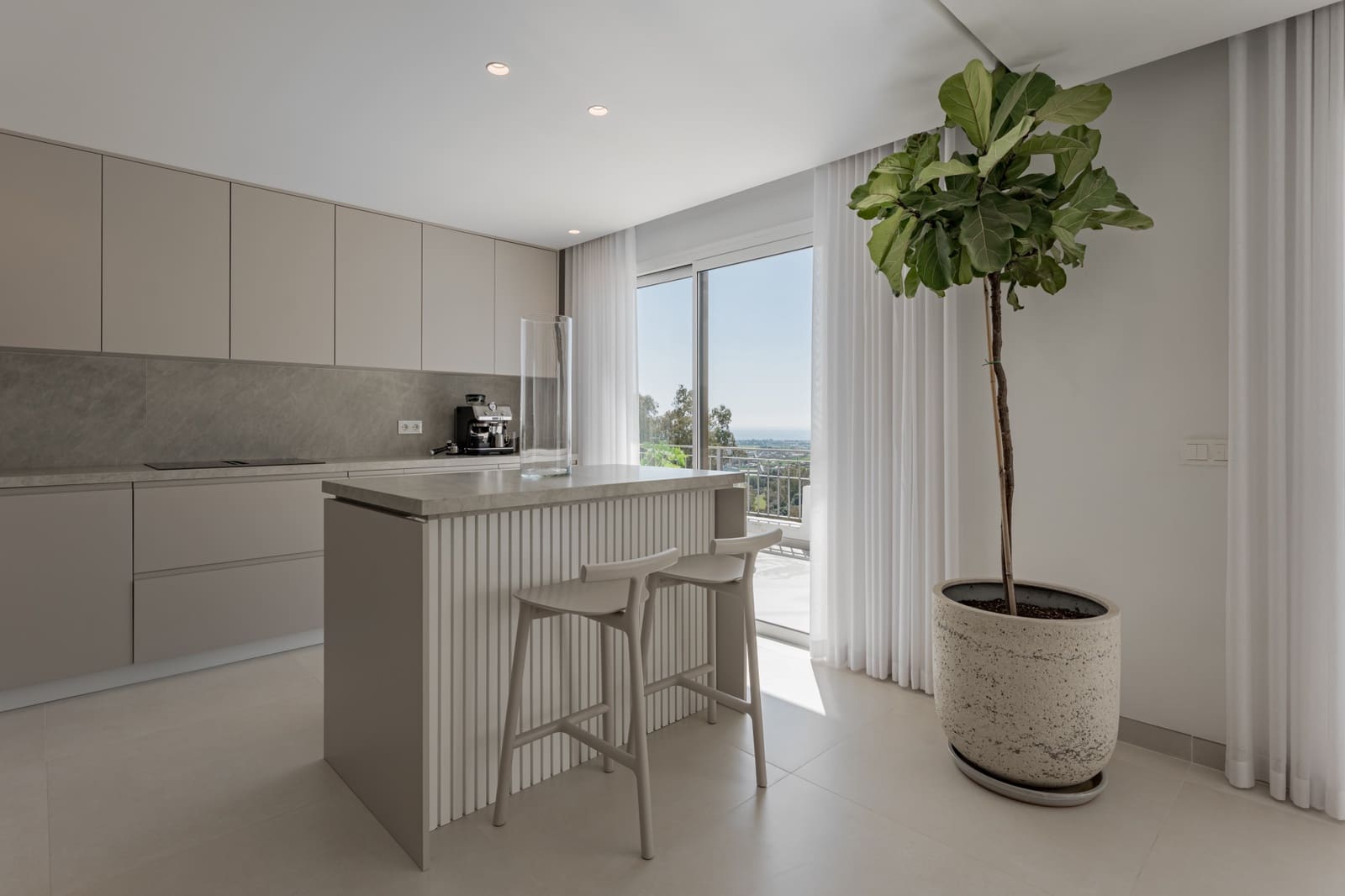 3 bedroom Penthouse for sale in La Quinta with pool garage - € 1,495,000 (Ref: 10037057)