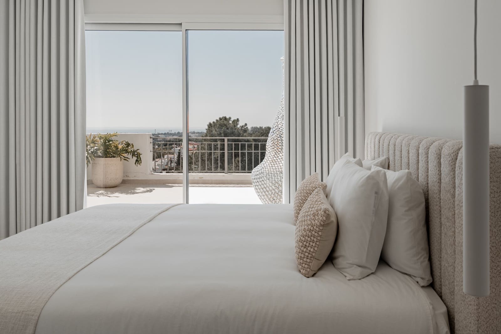 3 bedroom Penthouse for sale in La Quinta with pool garage - € 1,495,000 (Ref: 10037057)