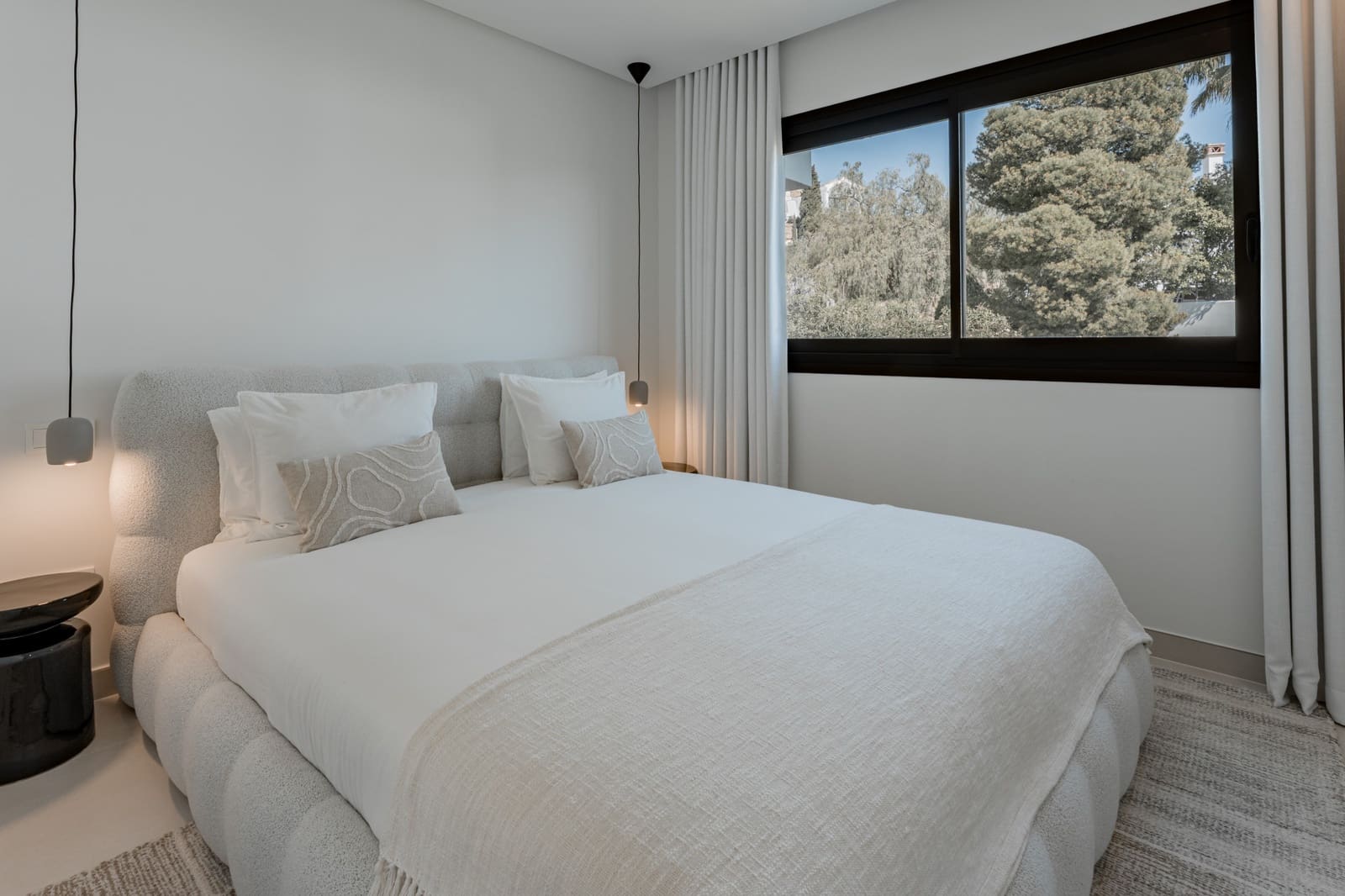 3 bedroom Penthouse for sale in La Quinta with pool garage - € 1,495,000 (Ref: 10037057)