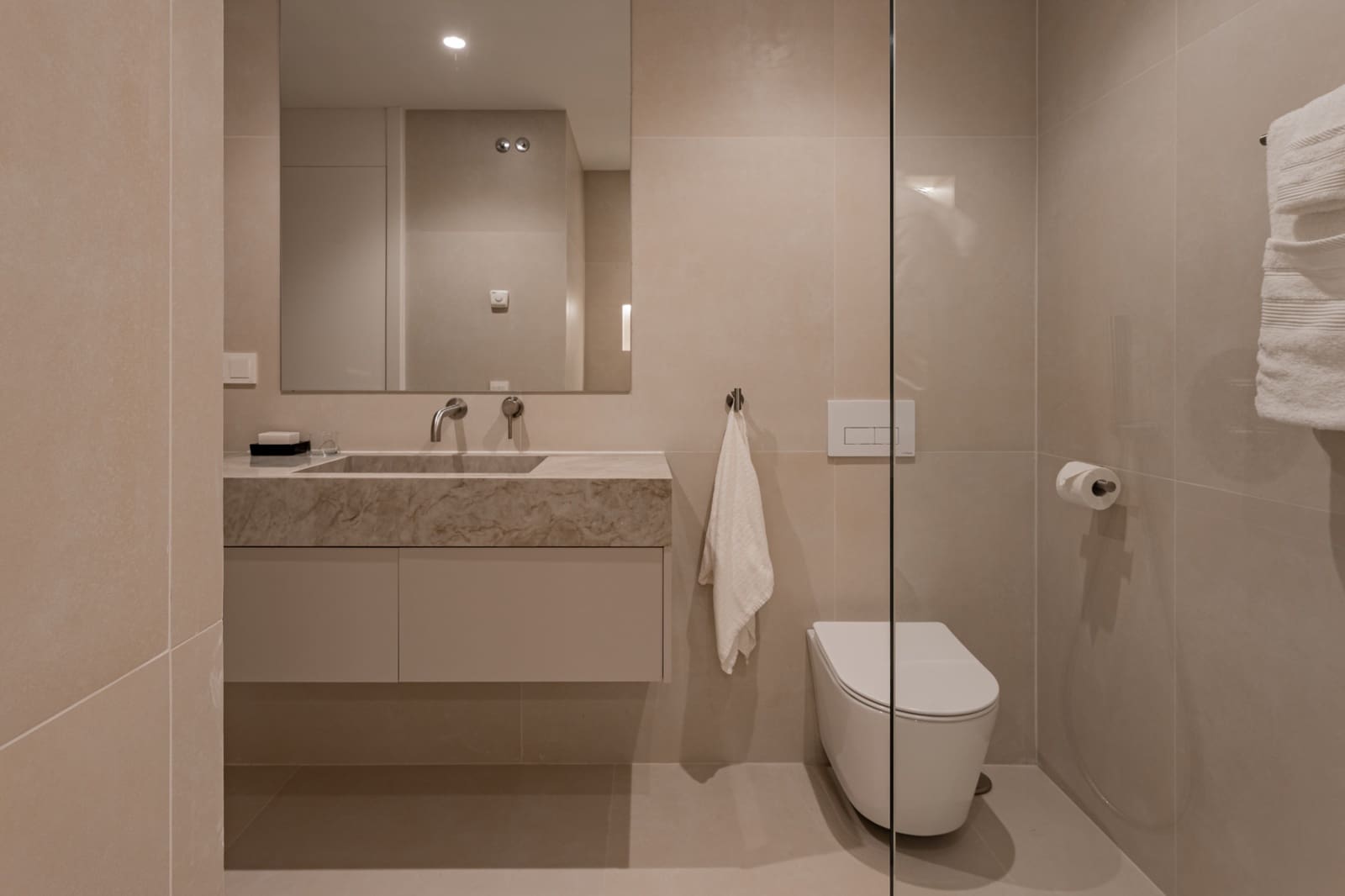 3 bedroom Penthouse for sale in La Quinta with pool garage - € 1,495,000 (Ref: 10037057)