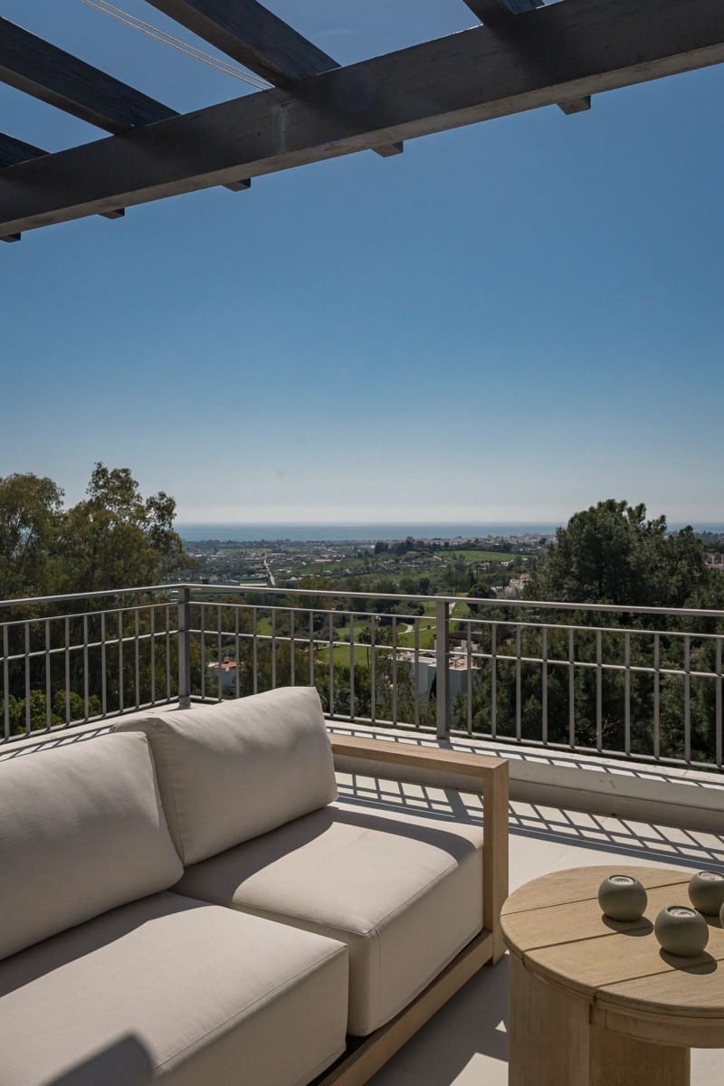 3 bedroom Penthouse for sale in La Quinta with pool garage - € 1,495,000 (Ref: 10037057)