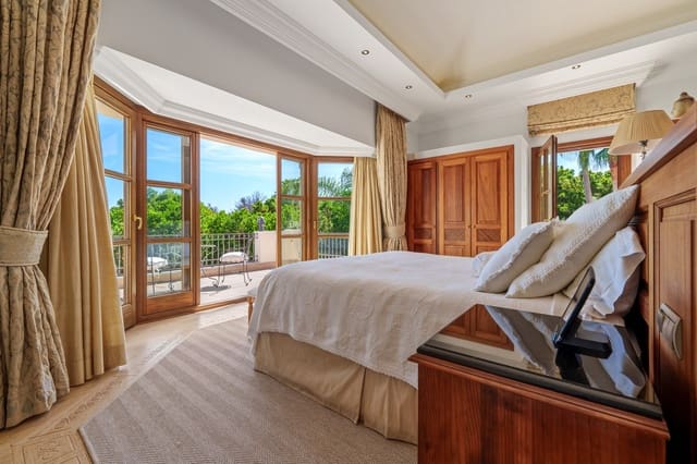 6 slaapkamer Villa te koop in Lomas De Marbella, Marbella met zwembad garage - € 9.950.000 (Ref: 10040699)