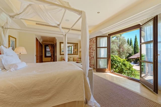 6 slaapkamer Villa te koop in Lomas De Marbella, Marbella met zwembad garage - € 9.950.000 (Ref: 10040699)