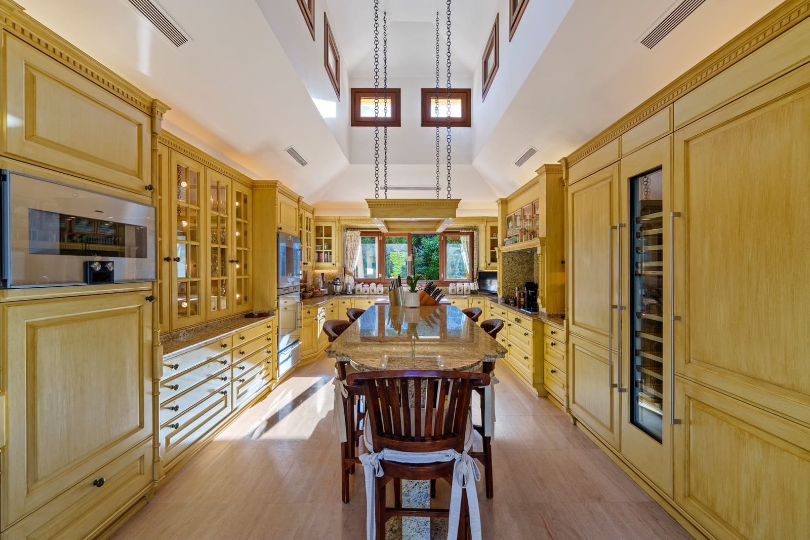 6 slaapkamer Villa te koop in Marbella met zwembad garage - € 9.950.000 (Ref: 10040699)
