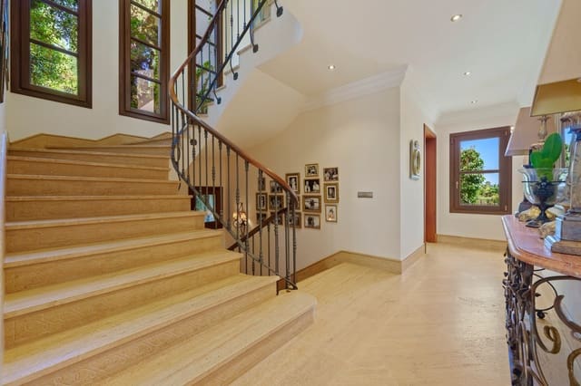 6 slaapkamer Villa te koop in Lomas De Marbella, Marbella met zwembad garage - € 9.950.000 (Ref: 10040699)