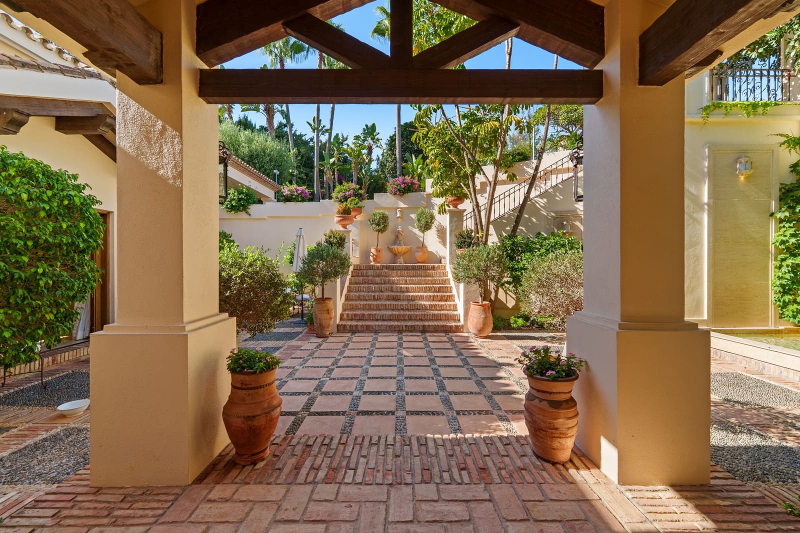 6 slaapkamer Villa te koop in Marbella met zwembad garage - € 9.950.000 (Ref: 10040699)
