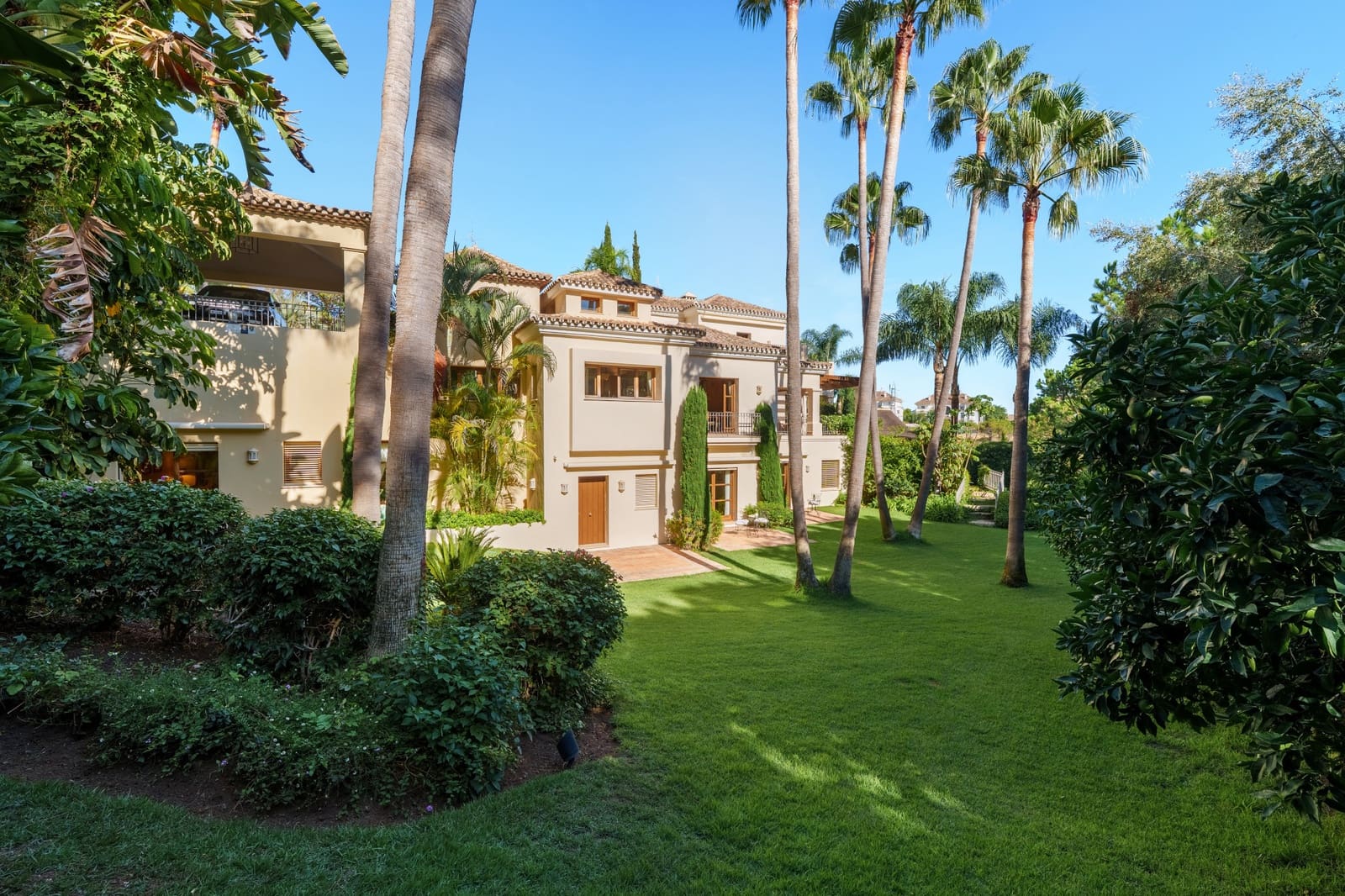 6 slaapkamer Villa te koop in Marbella met zwembad garage - € 9.950.000 (Ref: 10040699)