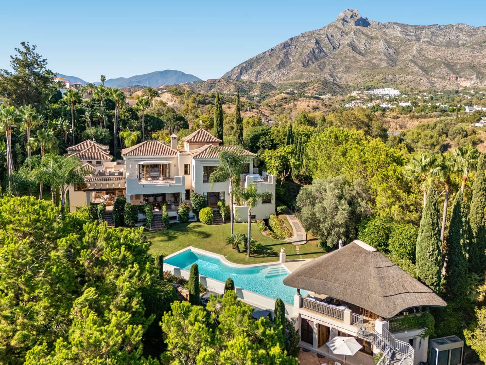 6 slaapkamer Villa te koop in Marbella met zwembad garage - € 9.950.000 (Ref: 10040699)