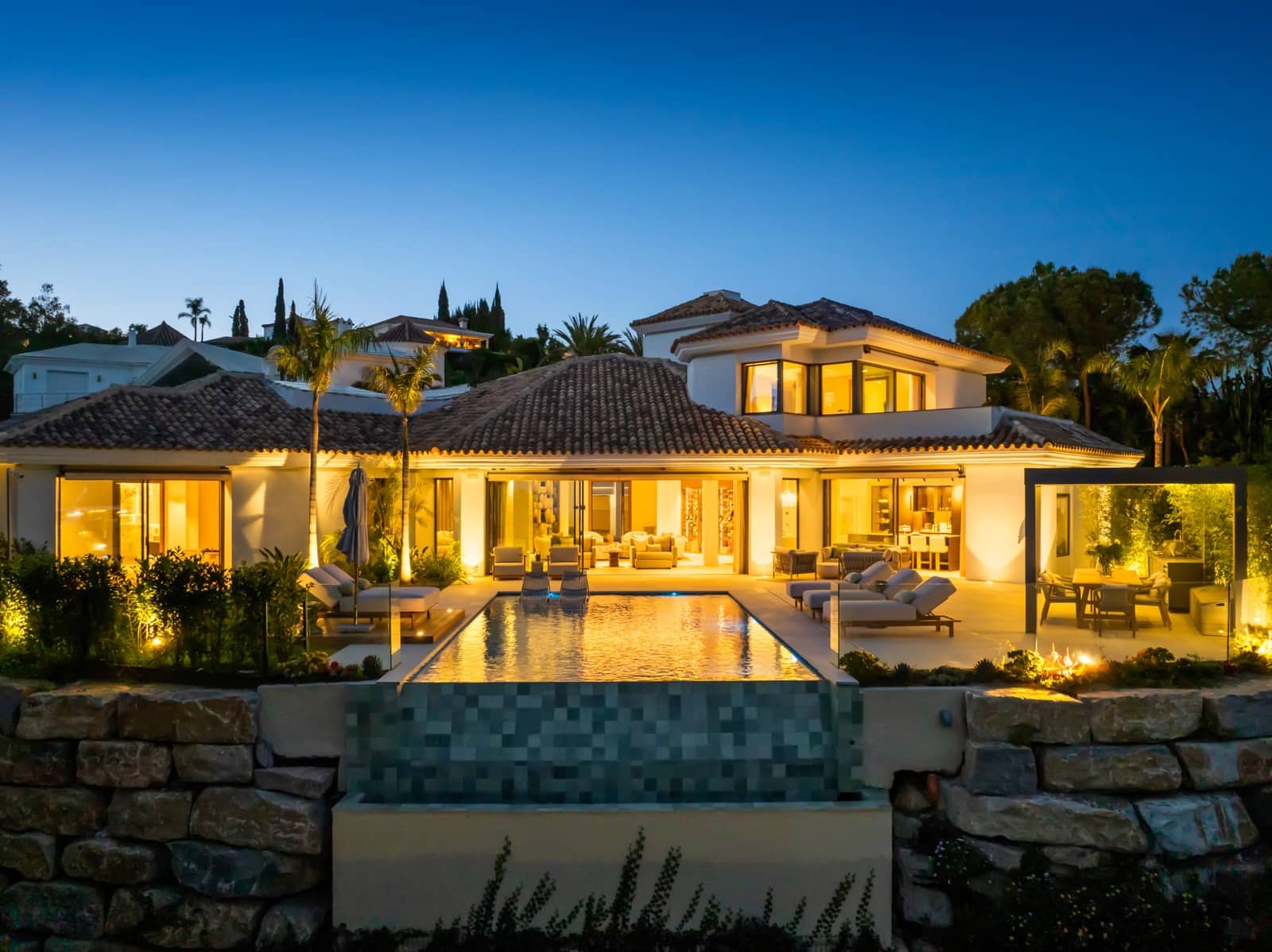 6 sypialnia Willa na sprzedaż w Benahavis z basenem garażem - 7 470 000 € (Ref: 10040700)
